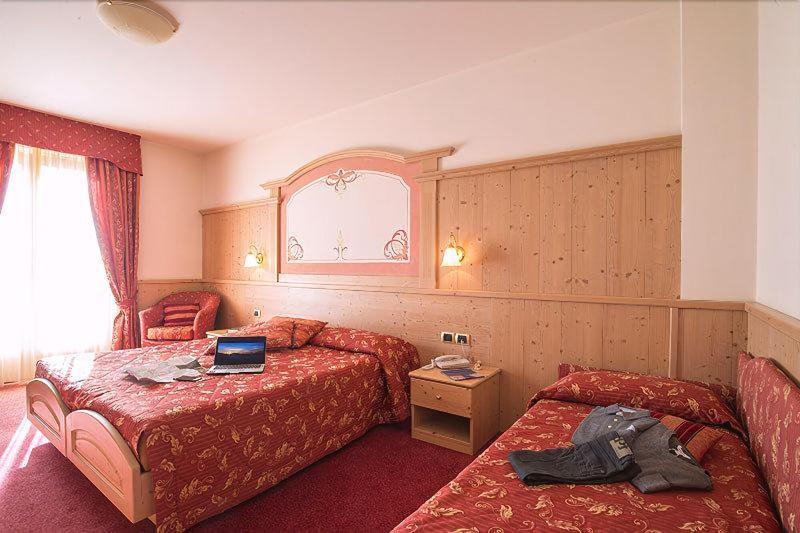 Beverly Alps Hotel & Spa Pinzolo Exteriér fotografie