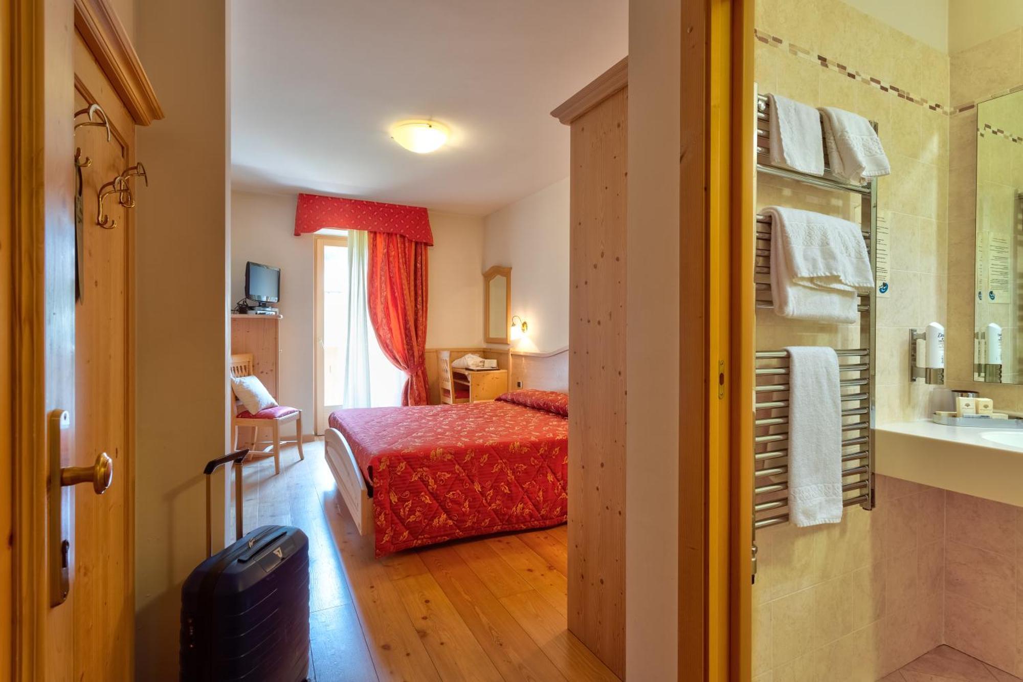 Beverly Alps Hotel & Spa Pinzolo Pokoj fotografie